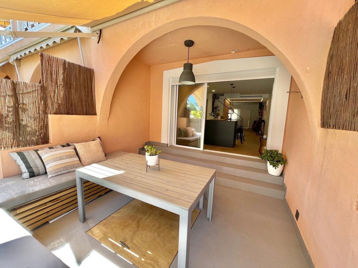 2 Bed Townhouse in Santa Pola