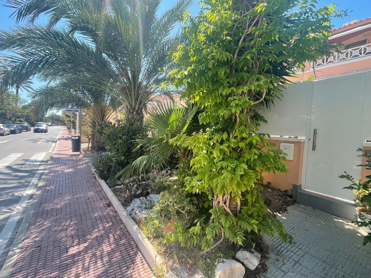 2 Bed Townhouse in Santa Pola