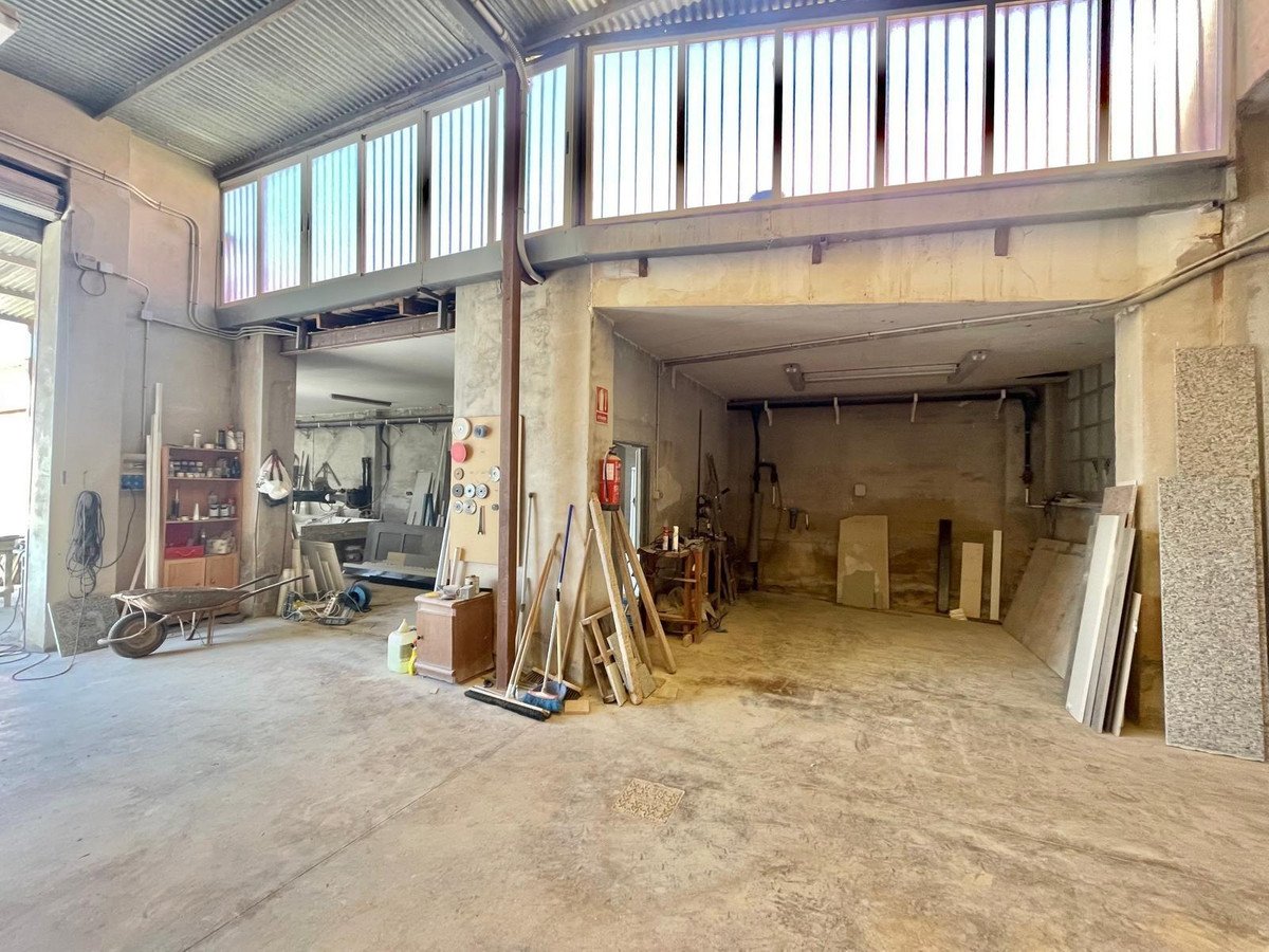 Commercial in Santa Pola