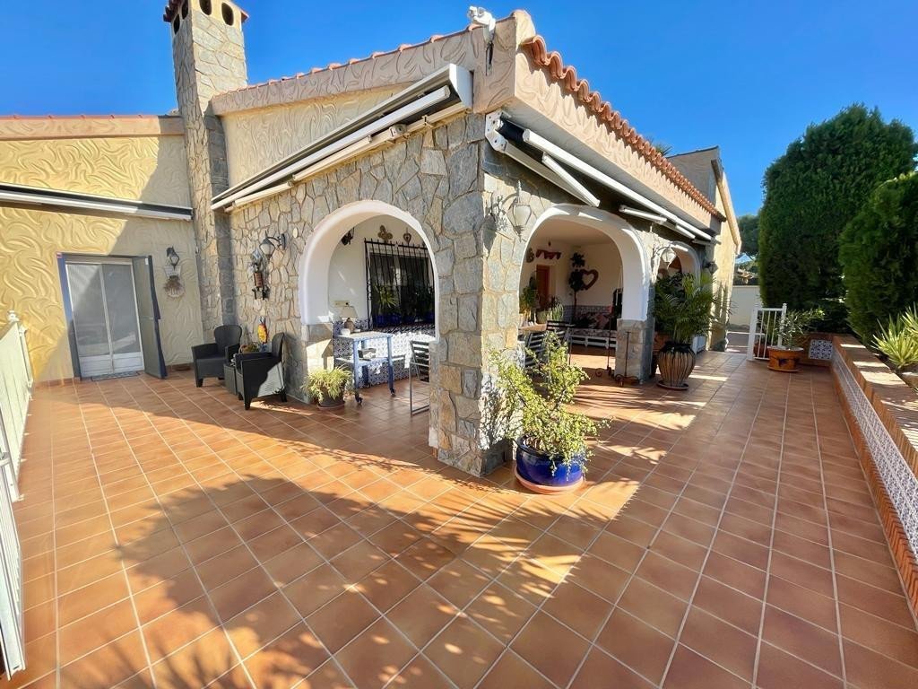 8 Bed Detached Villa in Gran Alacant