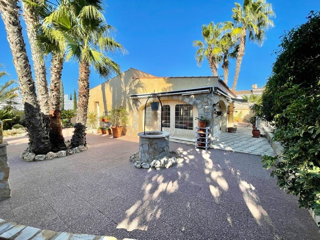 8 Bed Detached Villa in Gran Alacant