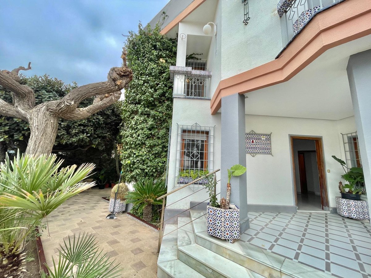5 Bed Detached Villa in Santa Pola