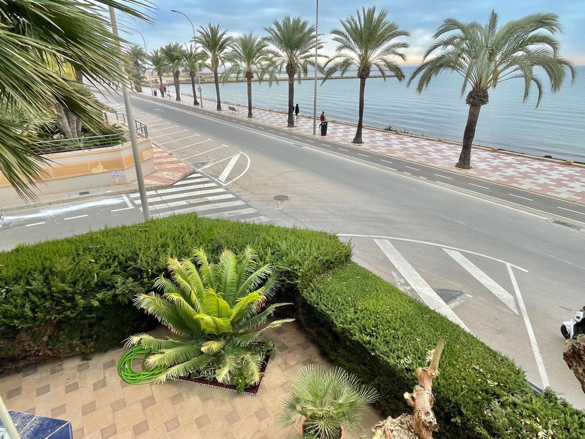 5 Bed Detached Villa in Santa Pola