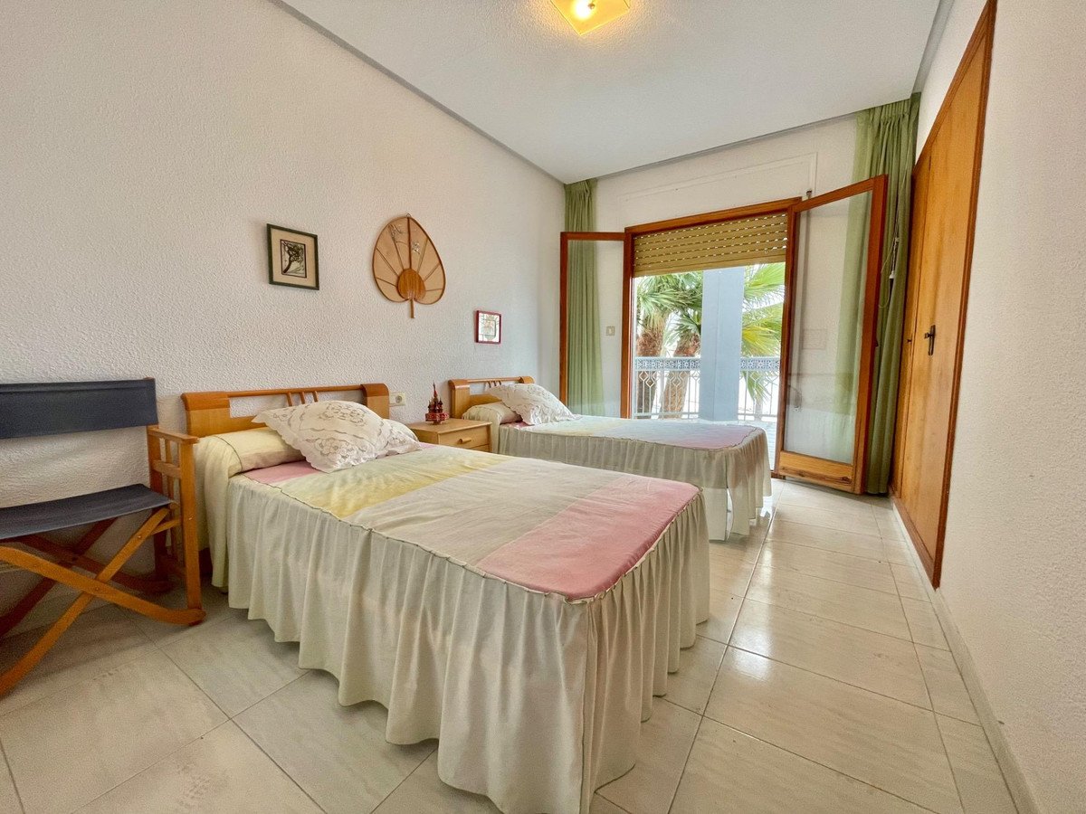 5 Bed Detached Villa in Santa Pola