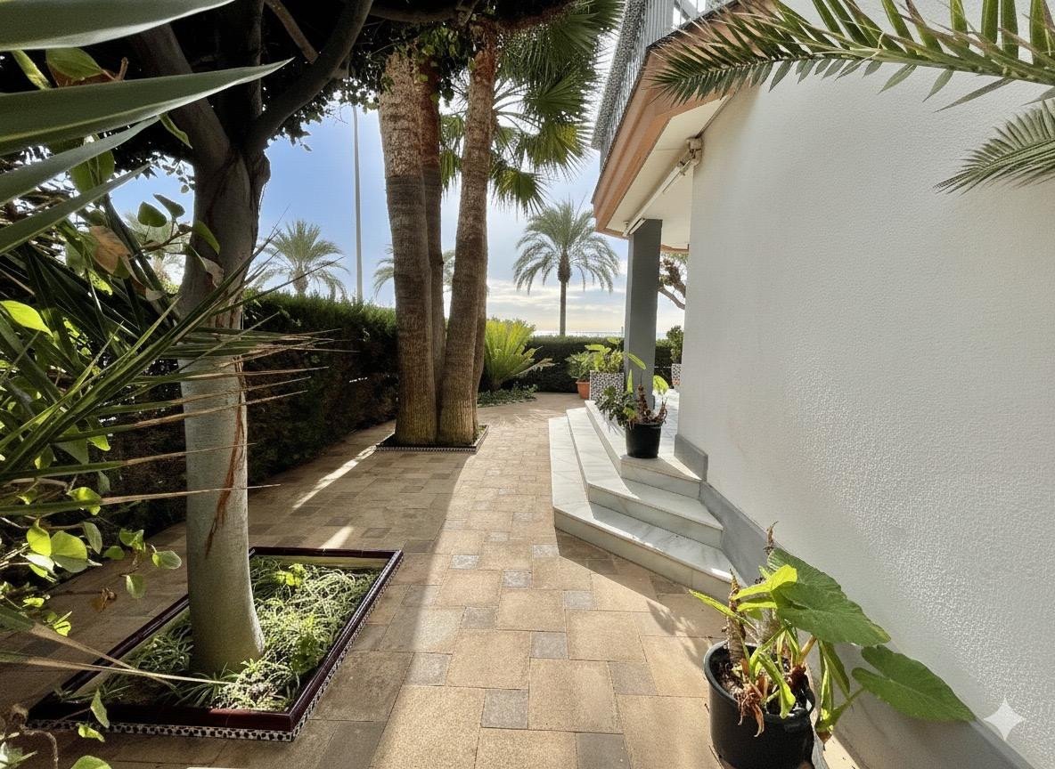 5 Bed Detached Villa in Santa Pola