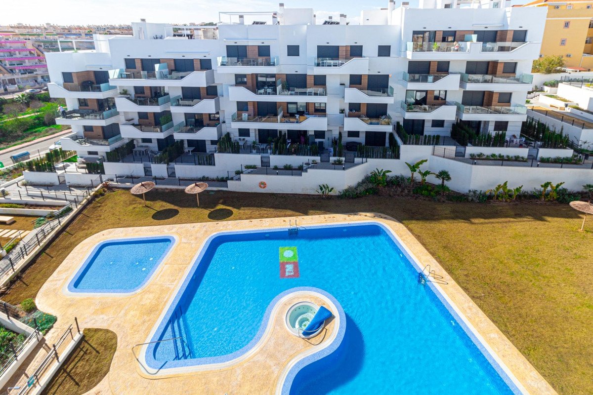 2 Bed Ground Floor Apartment in Orihuela Costa