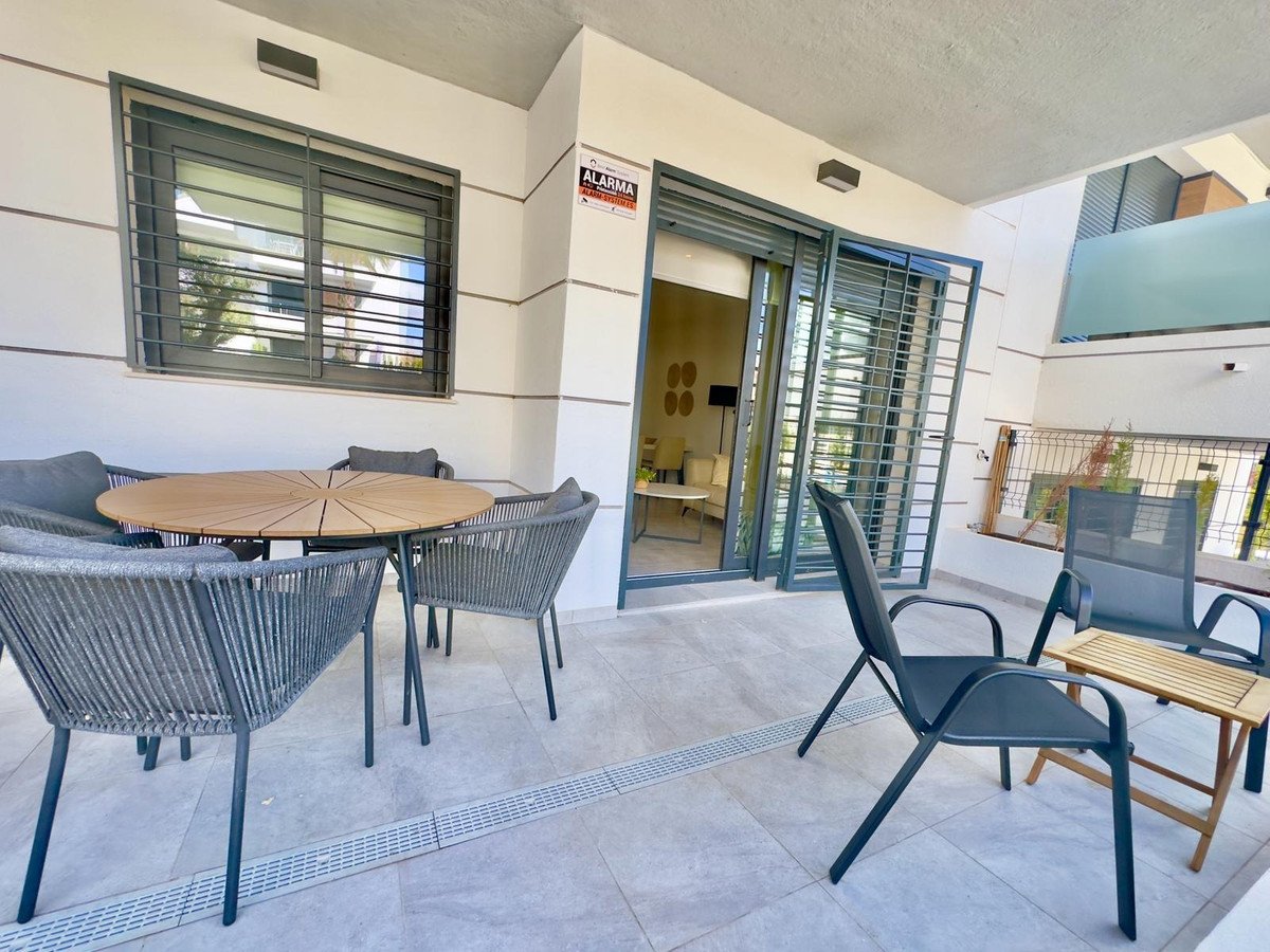 2 Bed Ground Floor Apartment in Orihuela Costa
