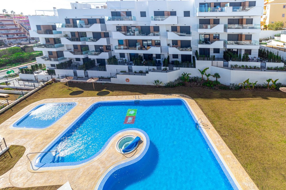 2 Bed Ground Floor Apartment in Orihuela Costa