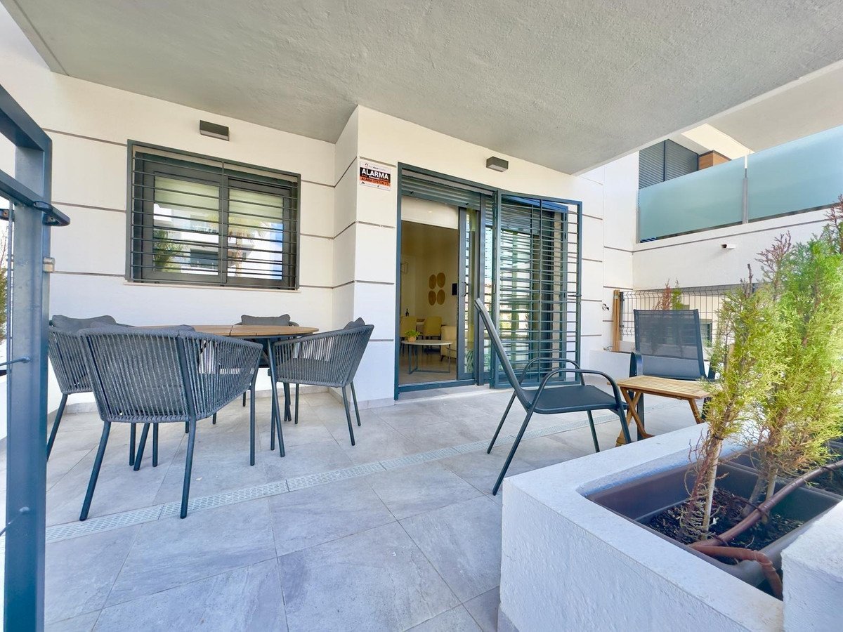 2 Bed Ground Floor Apartment in Orihuela Costa
