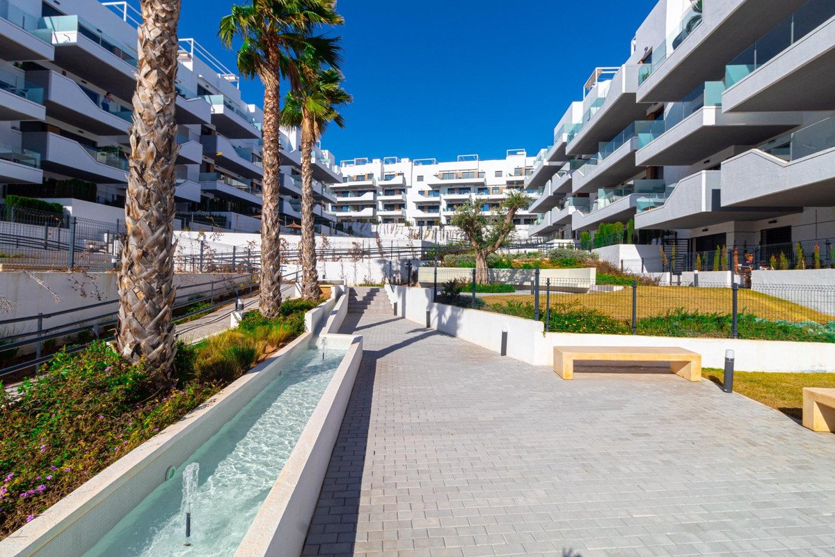 2 Bed Ground Floor Apartment in Orihuela Costa