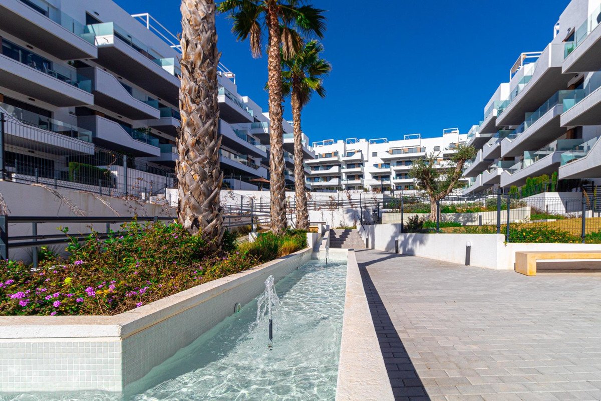 2 Bed Ground Floor Apartment in Orihuela Costa