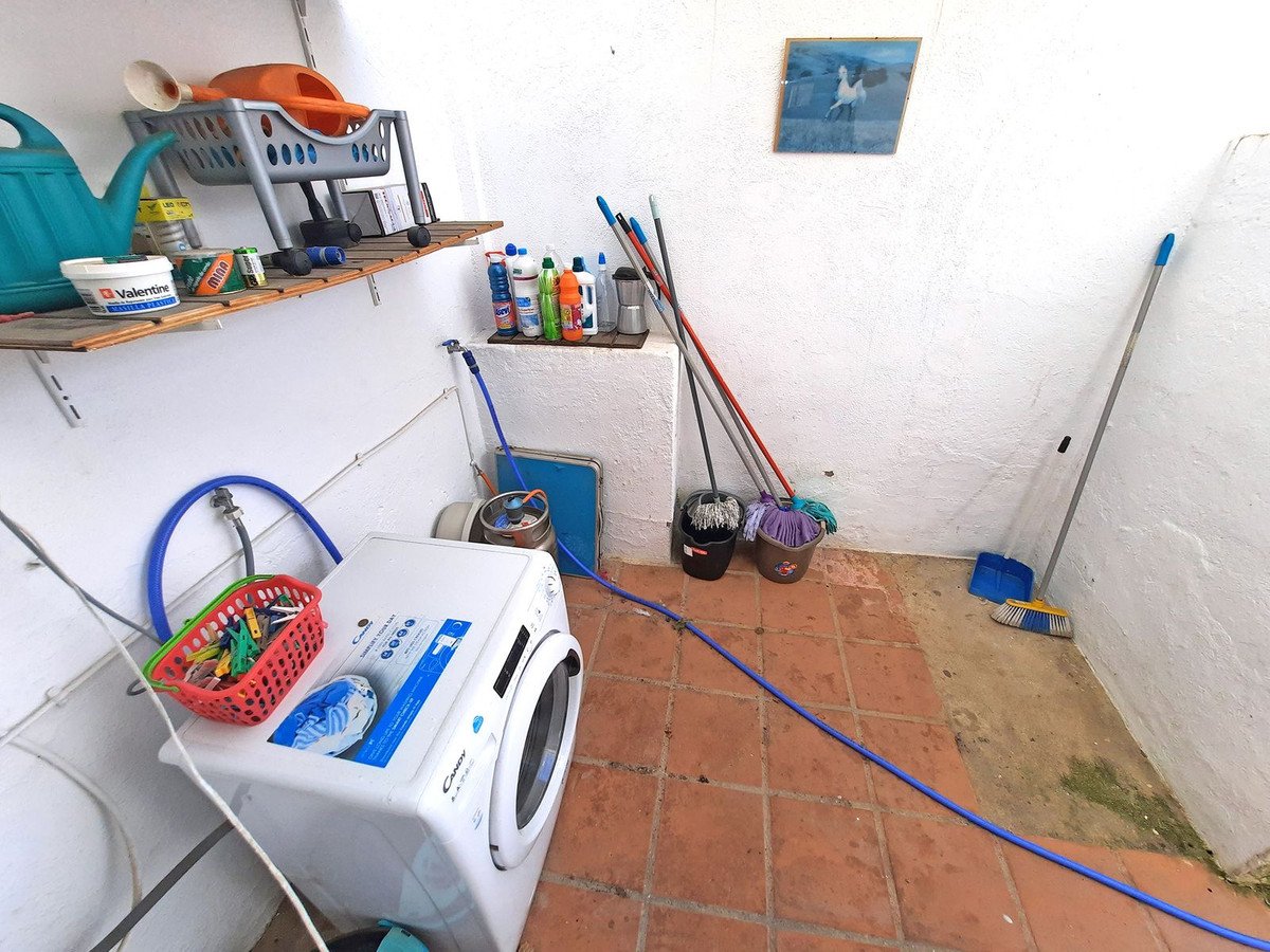 4 Bed Townhouse in Las Lagunas