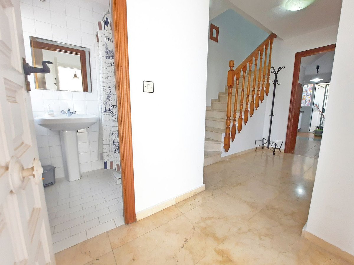 4 Bed Townhouse in Las Lagunas