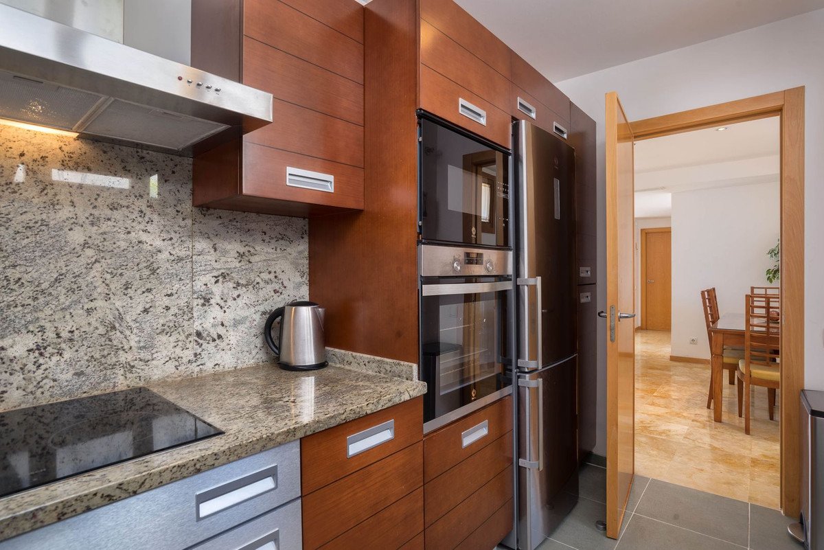 3 Bed Middle Floor Apartment in Altos de los Monteros