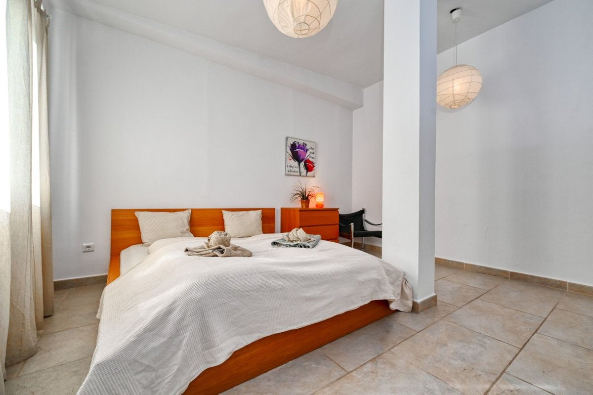 7 Bed Detached Villa in Algarrobo