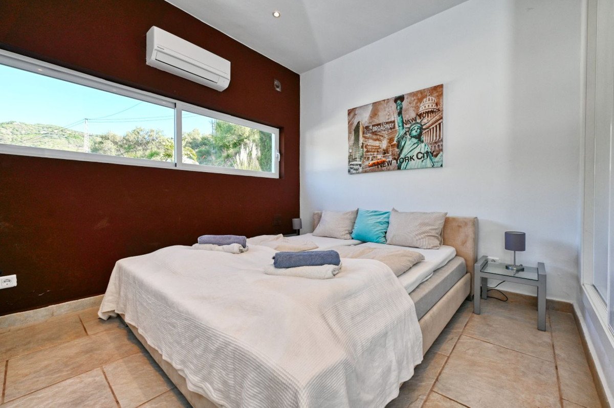 7 Bed Detached Villa in Algarrobo