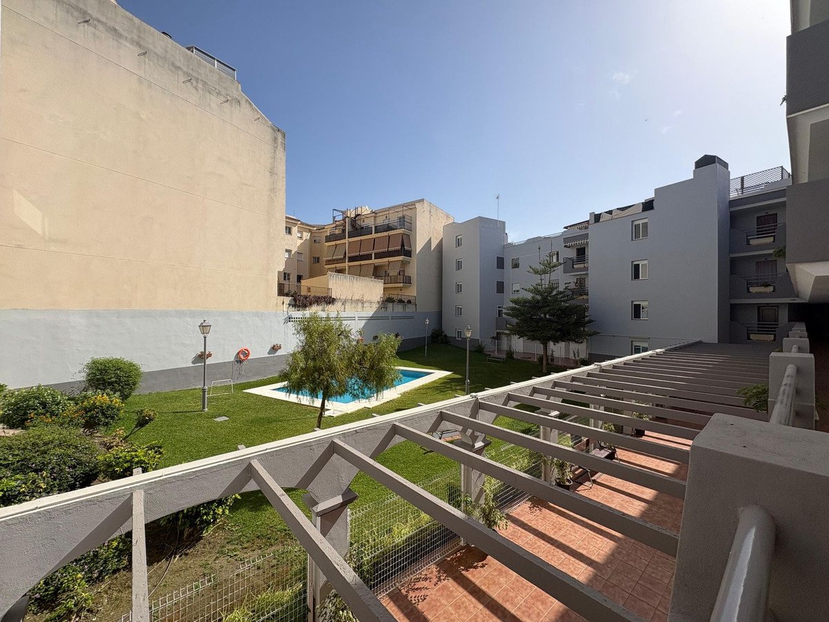 3 Bed Middle Floor Apartment in Las Lagunas