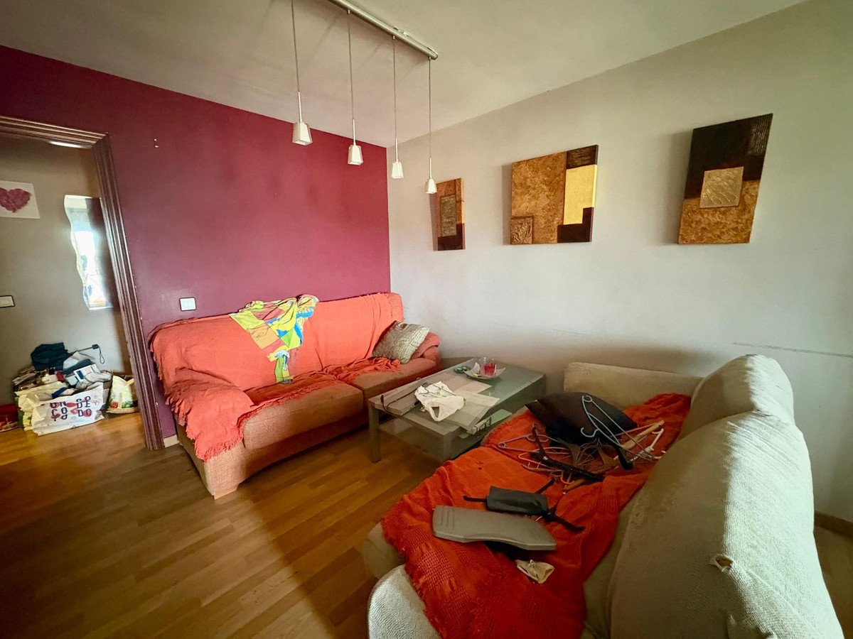 3 Bed Middle Floor Apartment in Las Lagunas