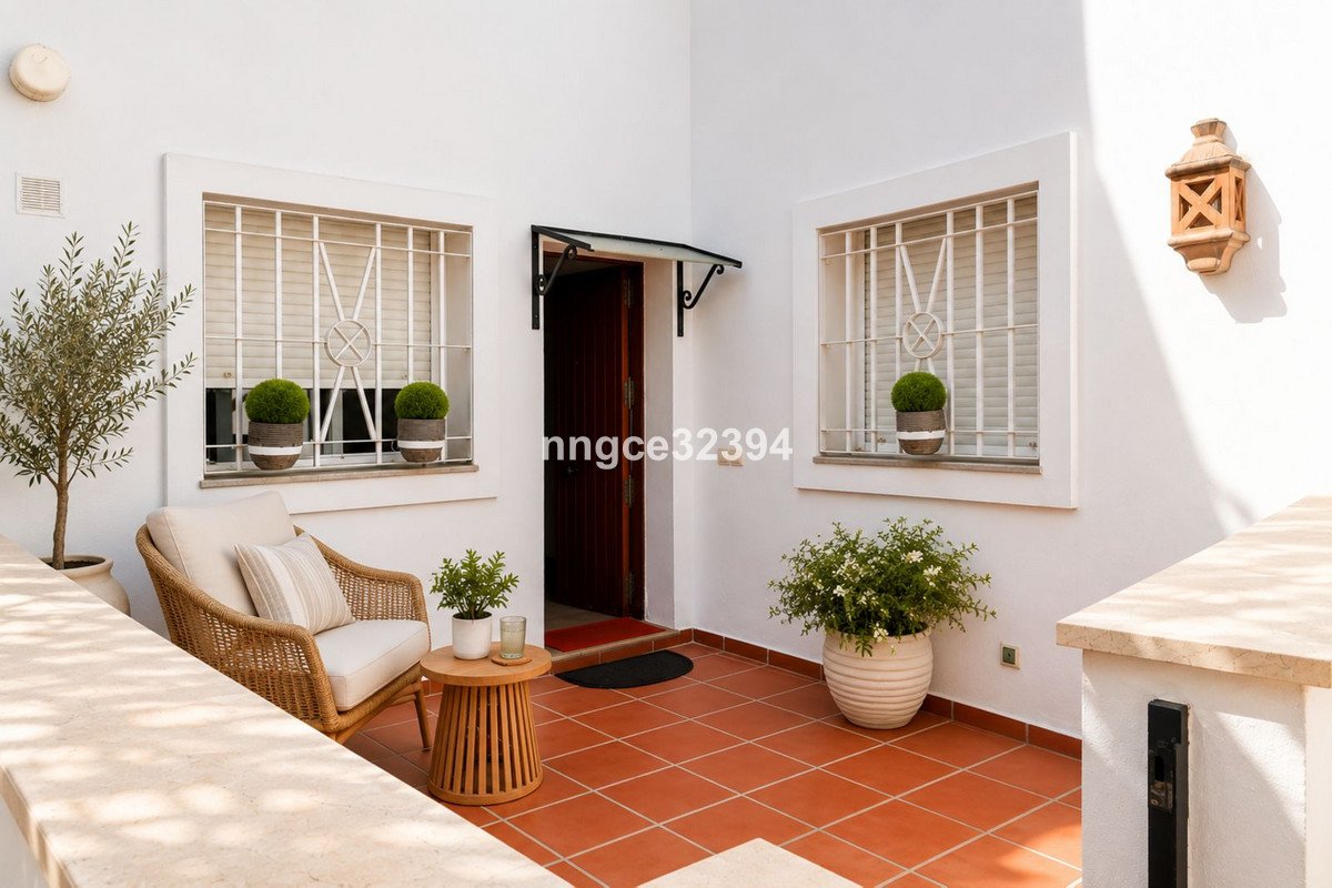 2 Bed Ground Floor Apartment in Nueva Andalucía