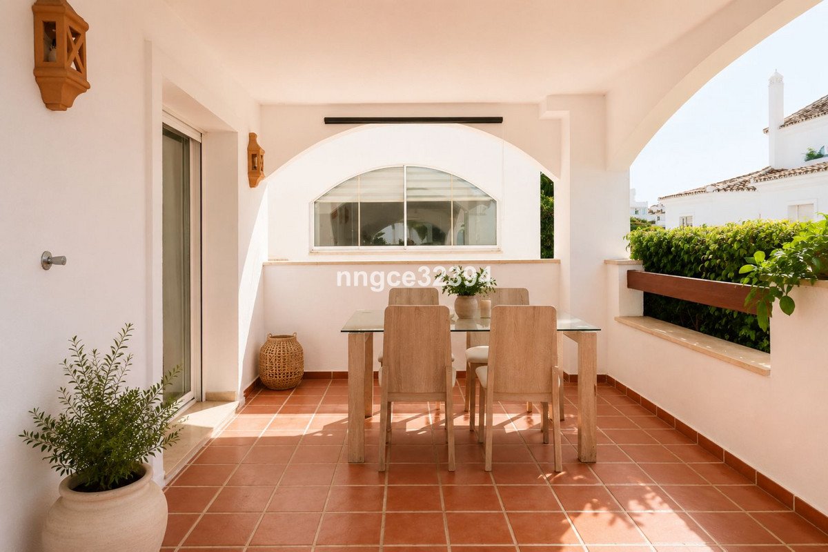 2 Bed Ground Floor Apartment in Nueva Andalucía