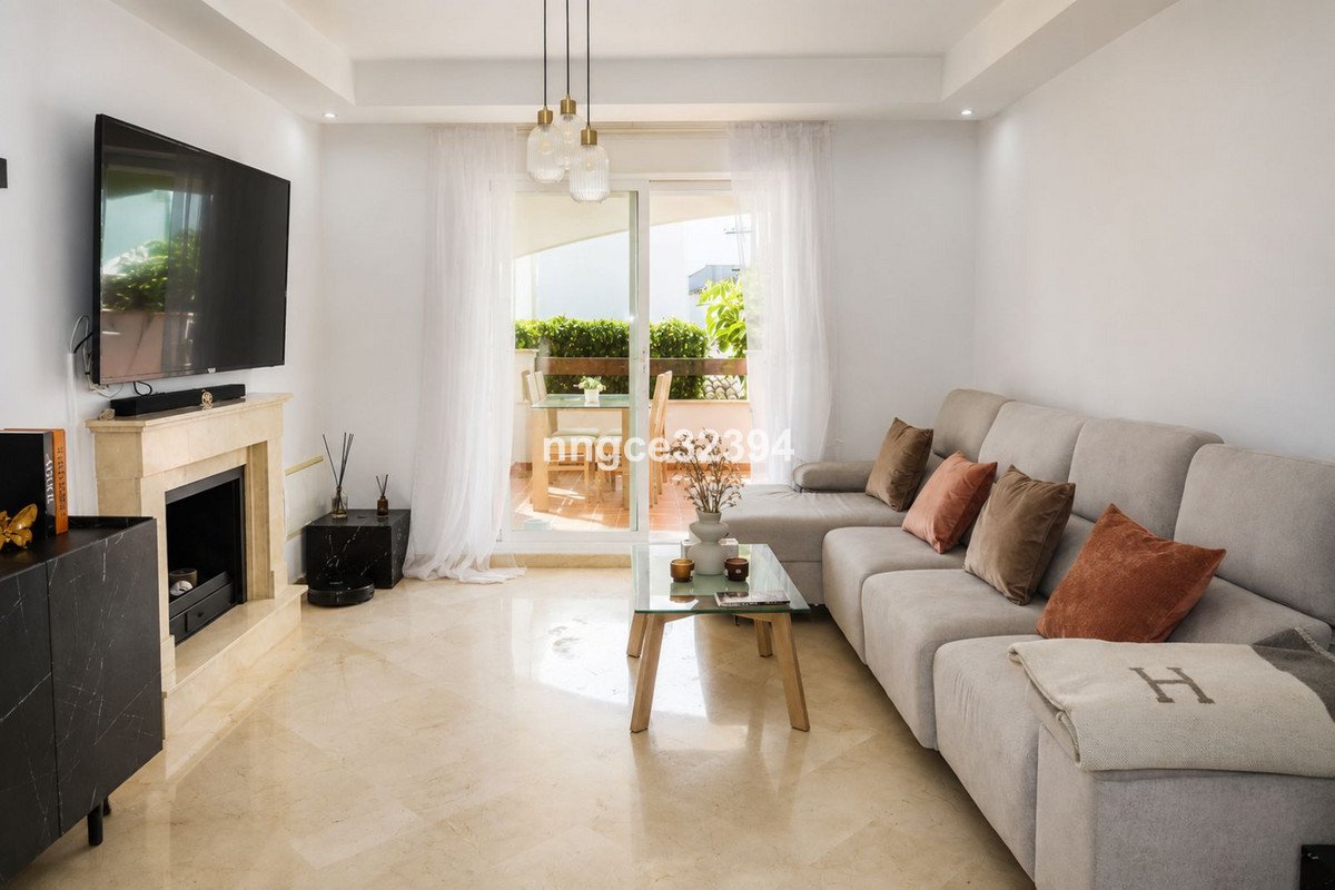 2 Bed Ground Floor Apartment in Nueva Andalucía