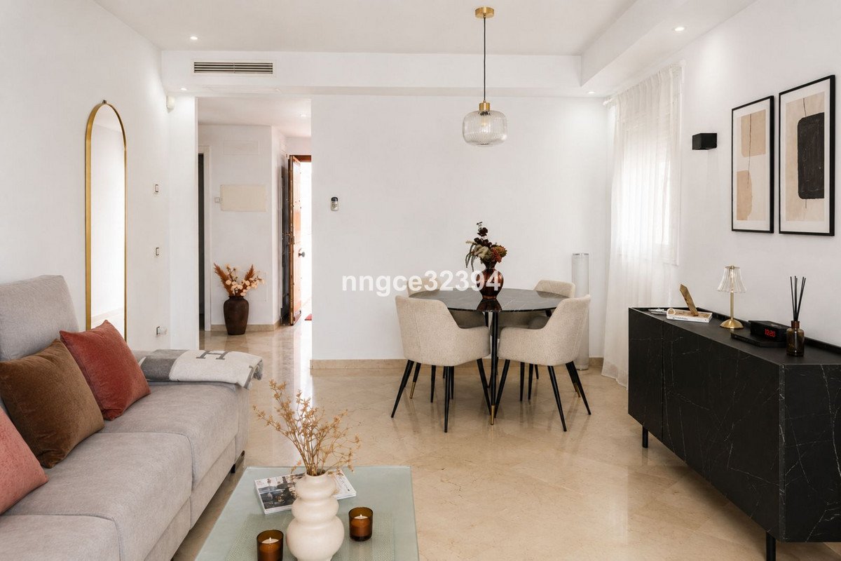 2 Bed Ground Floor Apartment in Nueva Andalucía