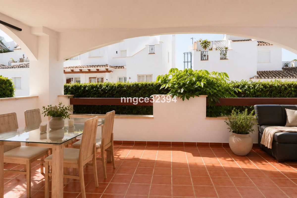 2 Bed Ground Floor Apartment in Nueva Andalucía
