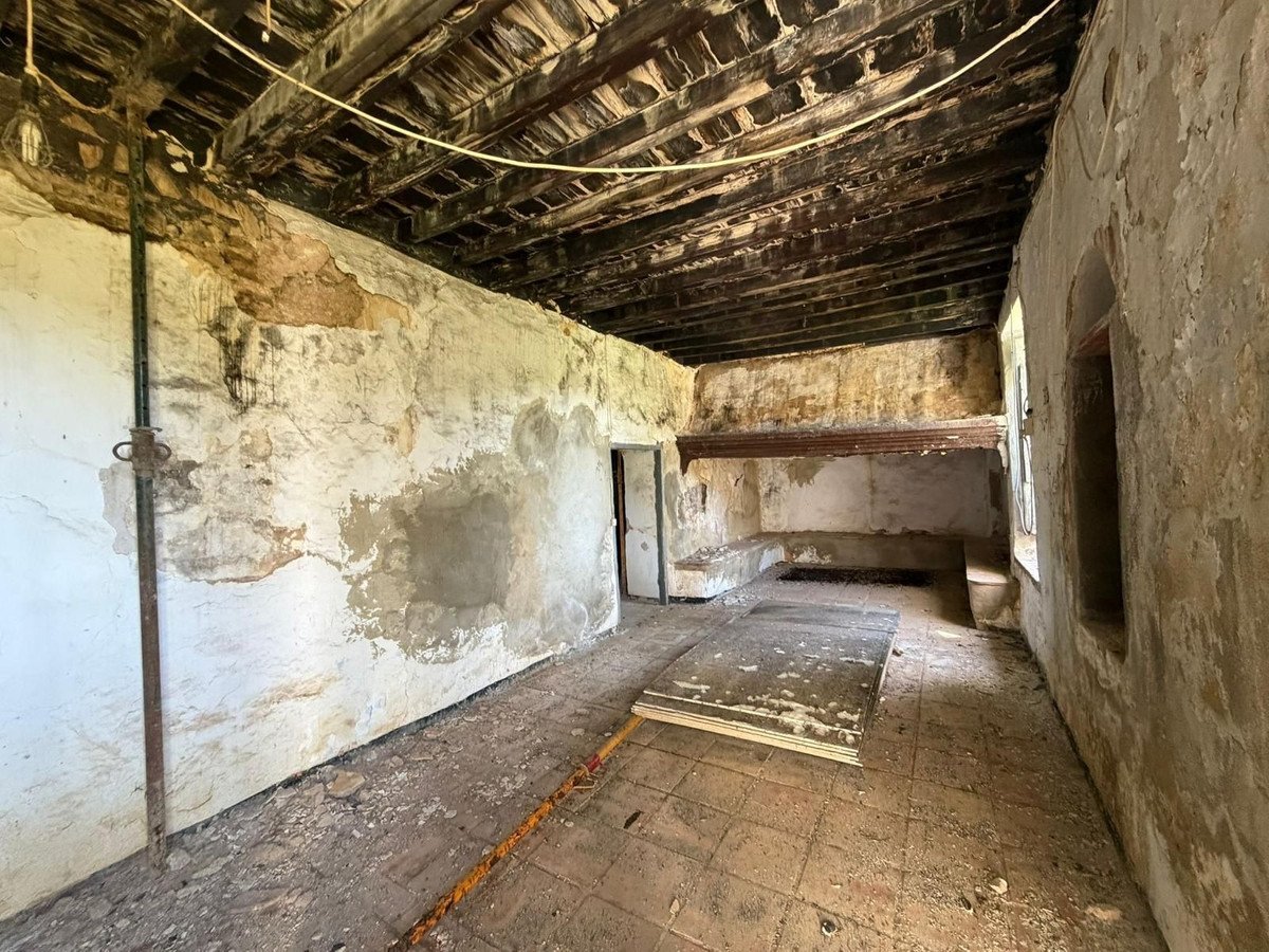 8 Bed Finca - Cortijo in Málaga Este