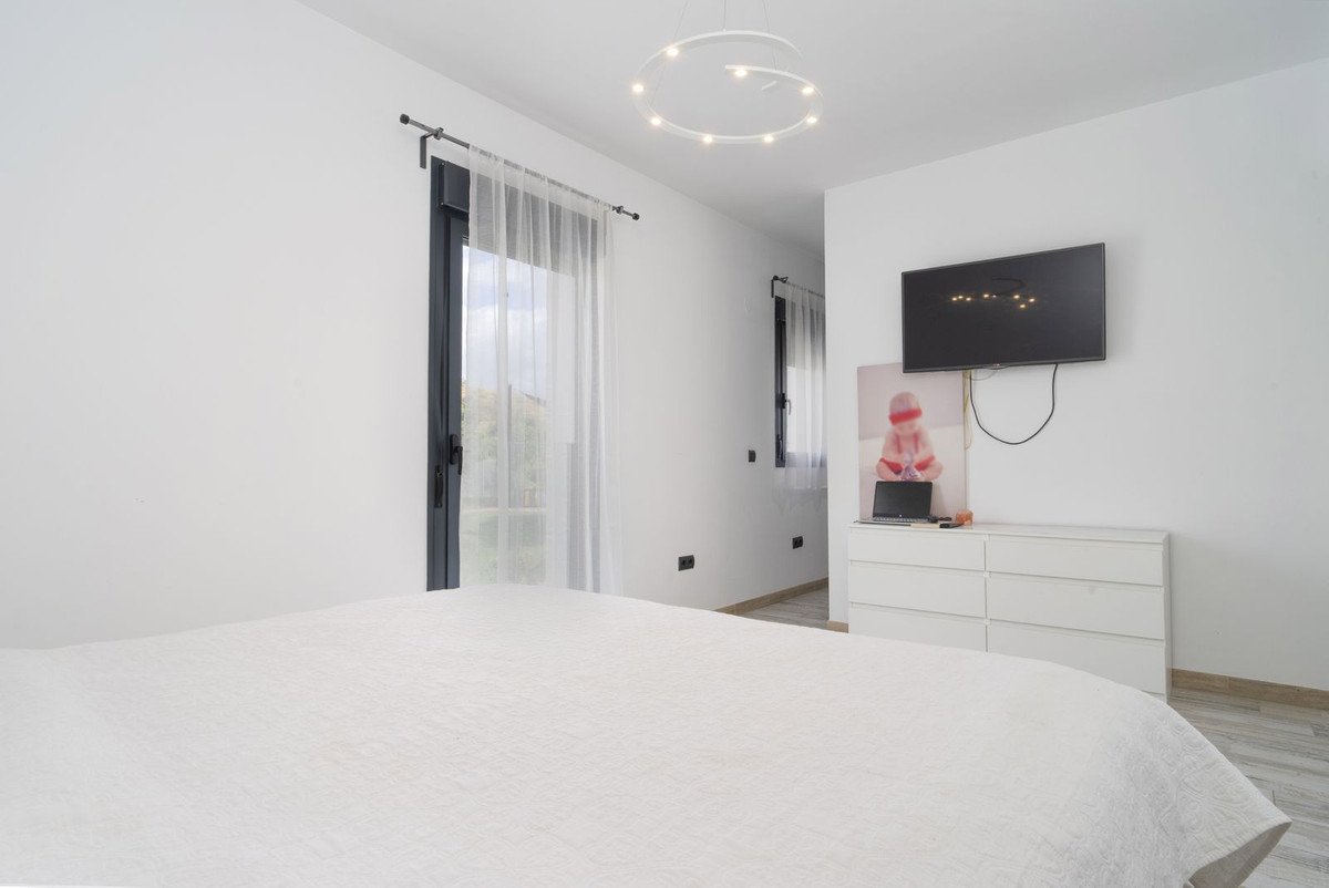 3 Bed Detached Villa in Málaga