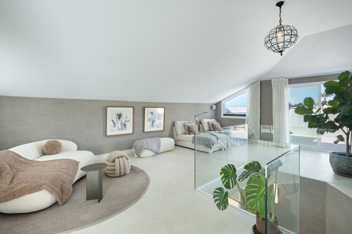 5 Bed Penthouse Duplex in The Golden Mile