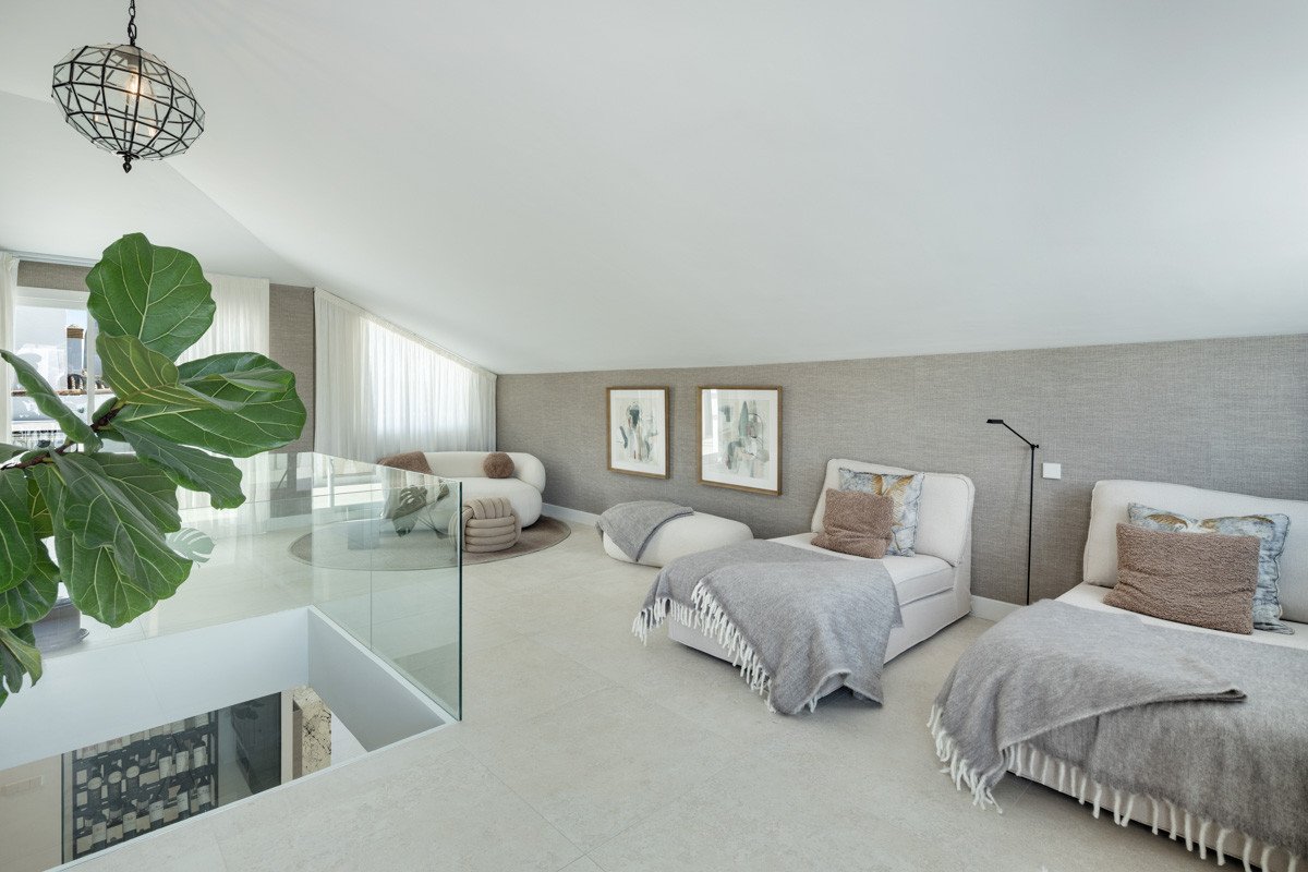 5 Bed Penthouse Duplex in The Golden Mile