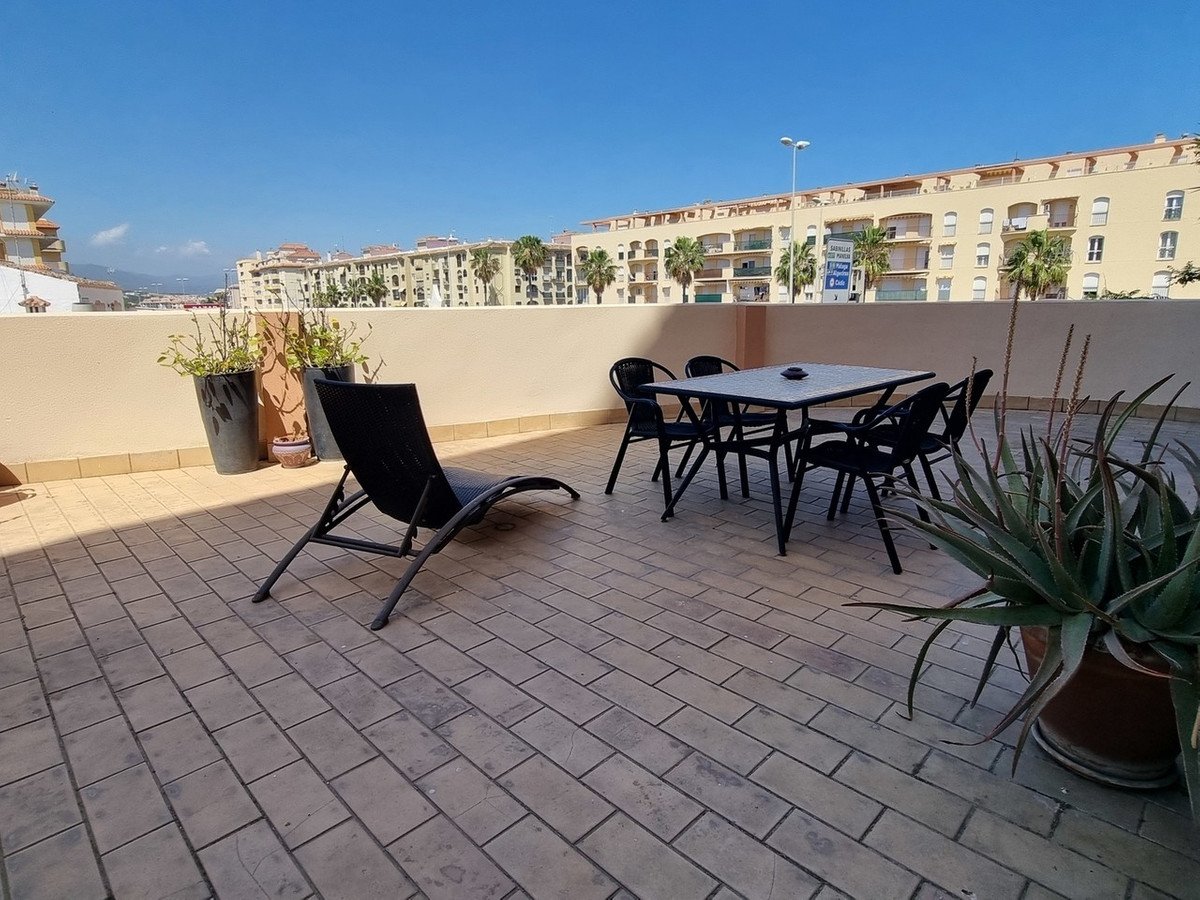 2 Bed Middle Floor Apartment in San Luis de Sabinillas