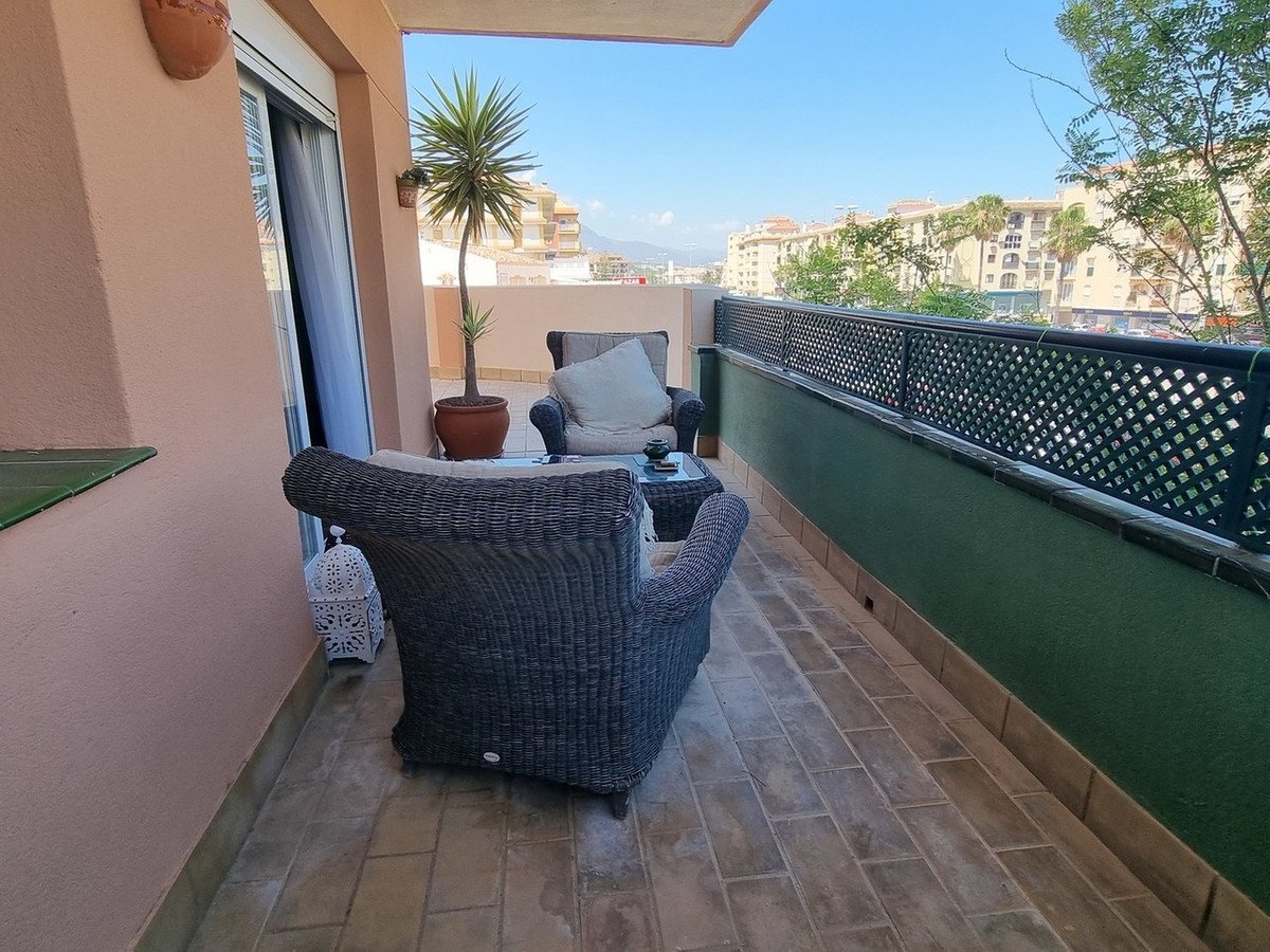 2 Bed Middle Floor Apartment in San Luis de Sabinillas