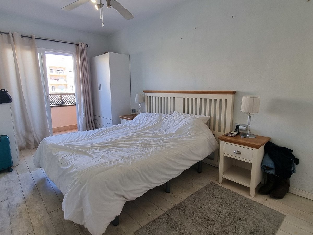 2 Bed Middle Floor Apartment in San Luis de Sabinillas