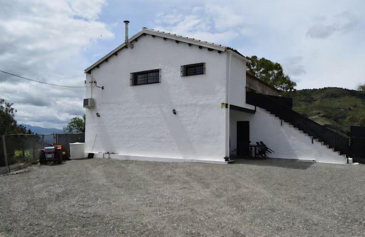5 Bed Finca - Cortijo in Pizarra