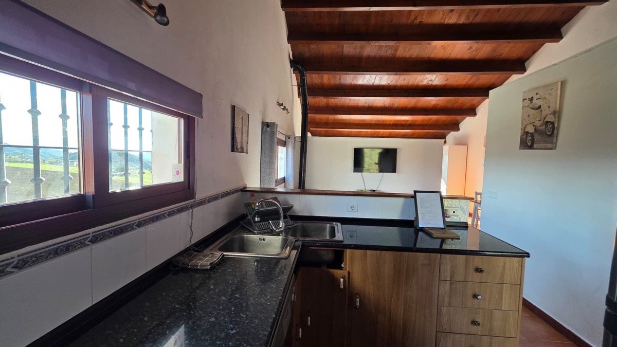 5 Bed Finca - Cortijo in Pizarra