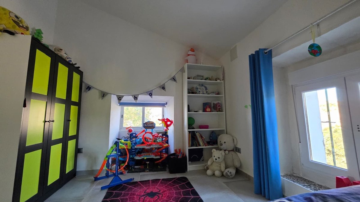 5 Bed Finca - Cortijo in Pizarra