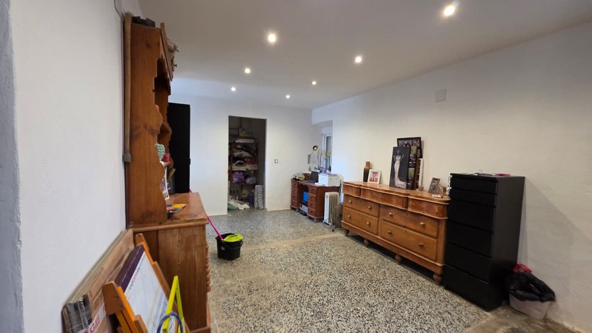5 Bed Finca - Cortijo in Pizarra