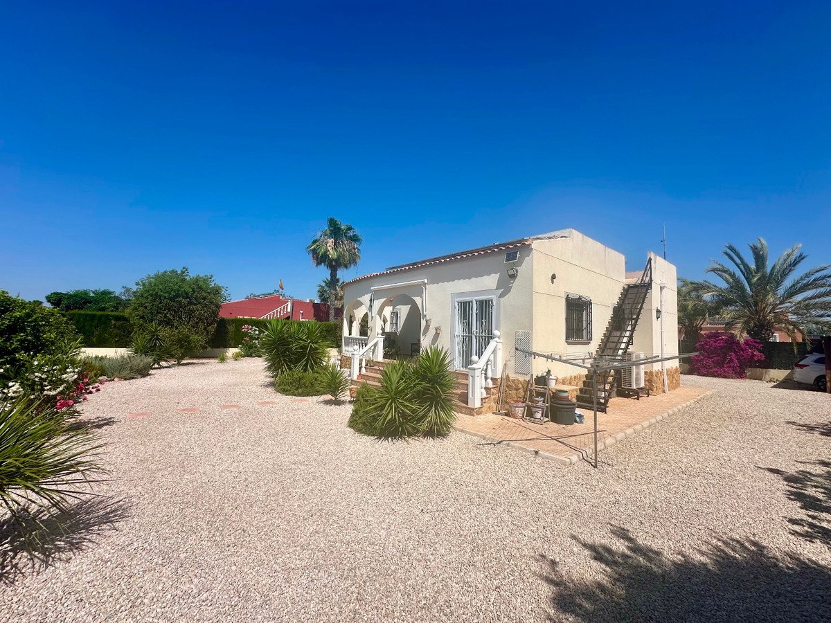 3 Bed Detached Villa in Catral