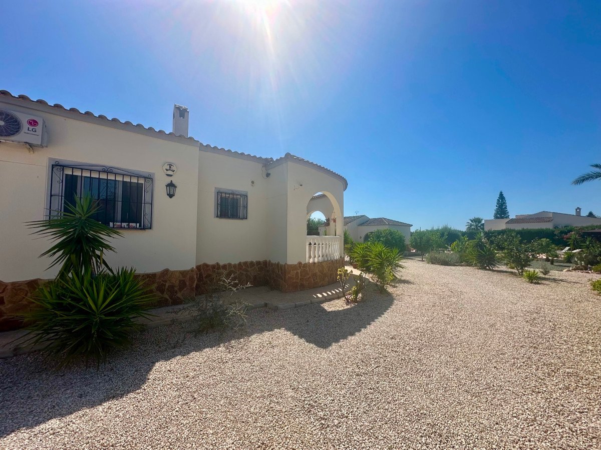 3 Bed Detached Villa in Catral