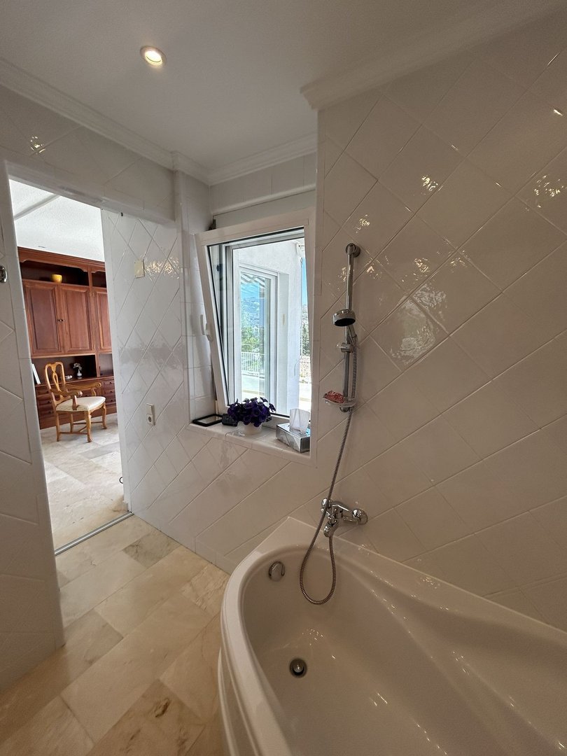 1 Bed Penthouse in Marbella