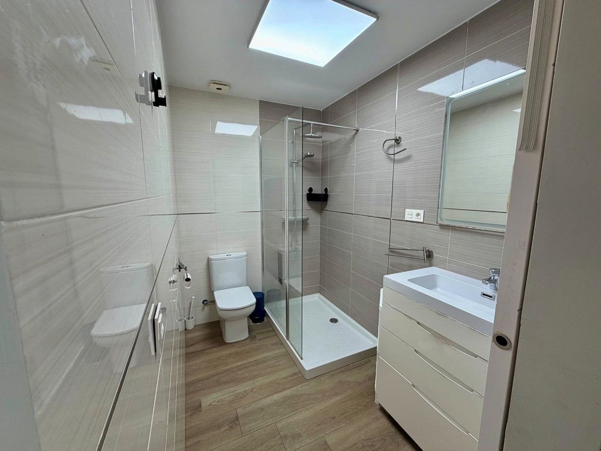 2 Bed Middle Floor Apartment in Marbella