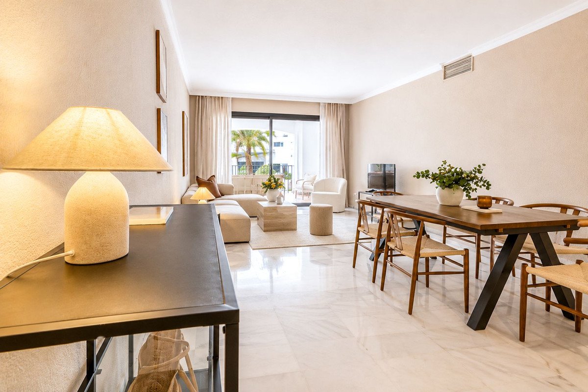 3 Bed Middle Floor Apartment in Puerto Banús