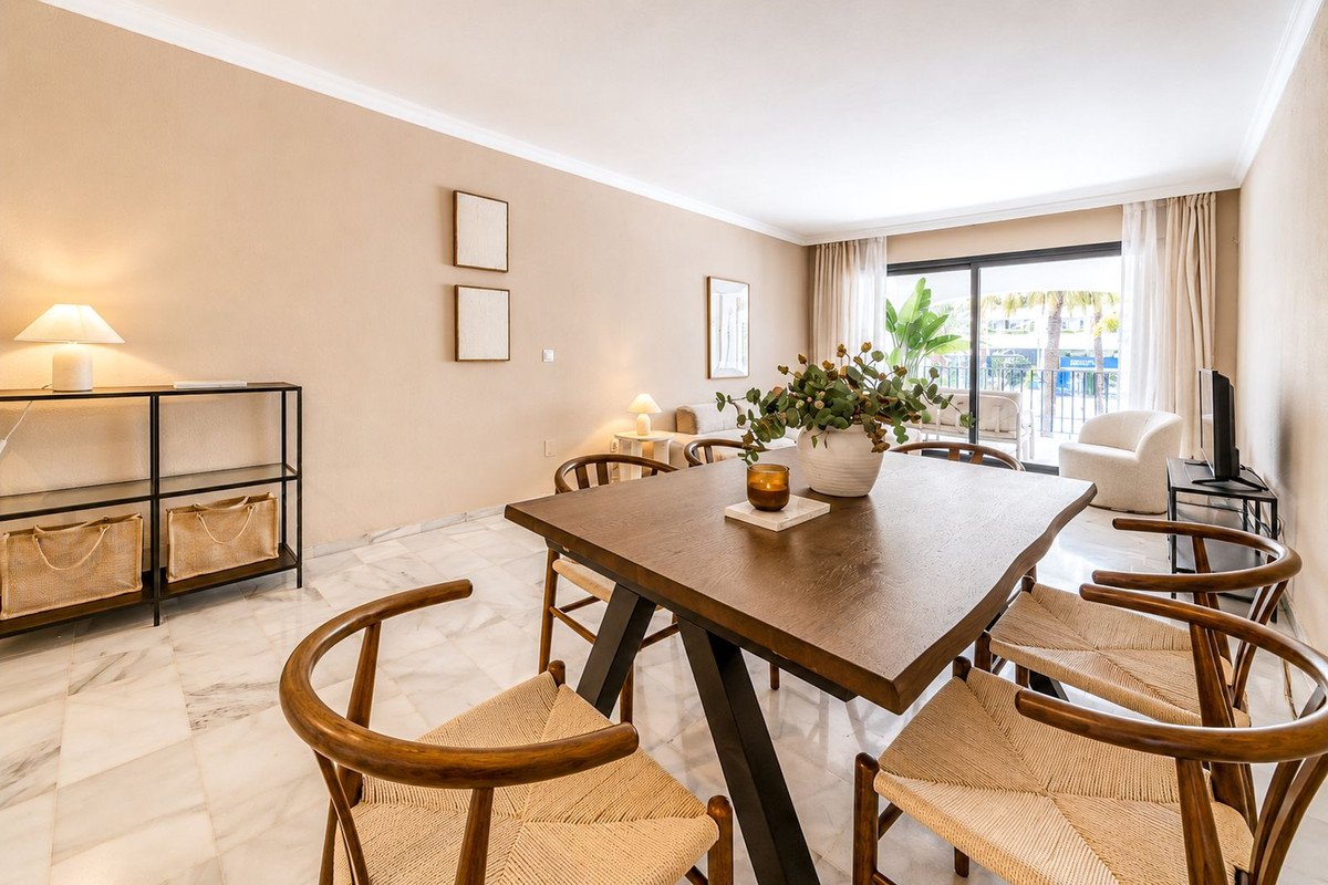 3 Bed Middle Floor Apartment in Puerto Banús