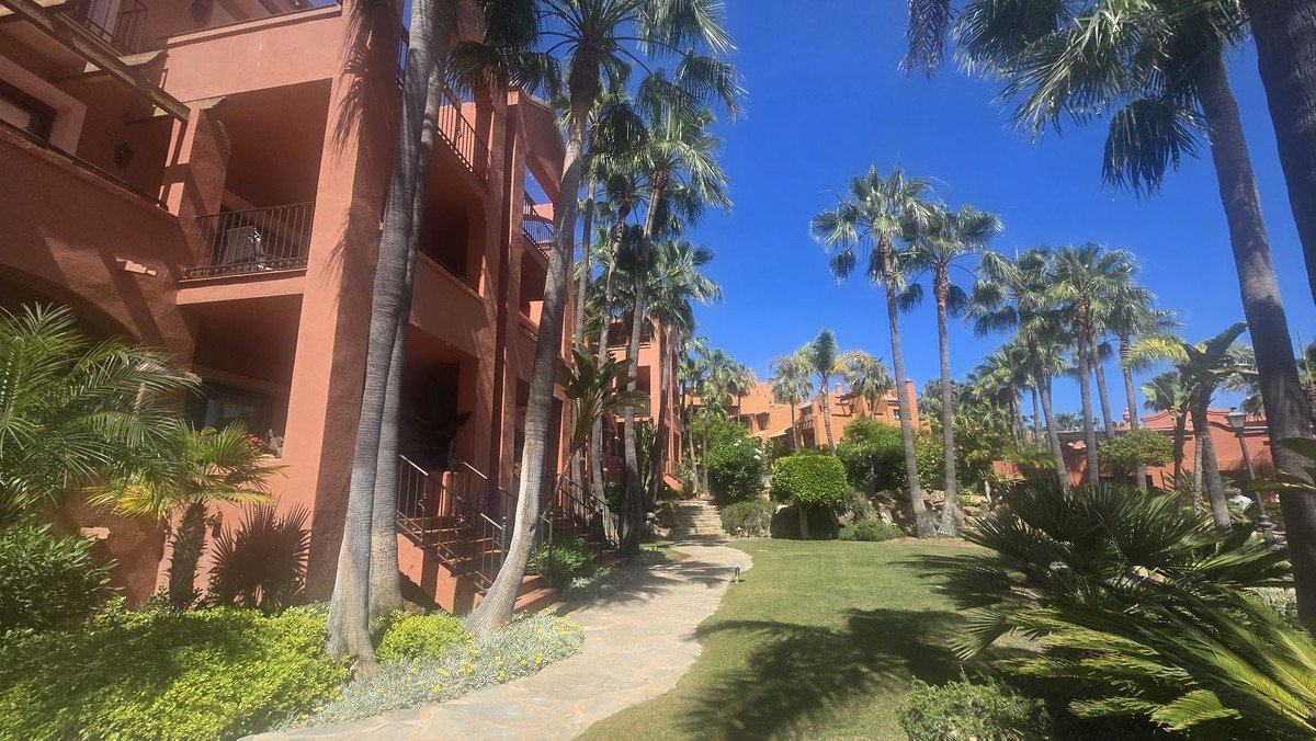 2 Bed Ground Floor Apartment in Puerto Banús