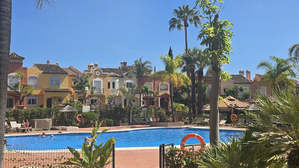 2 Bed Ground Floor Apartment in Puerto Banús