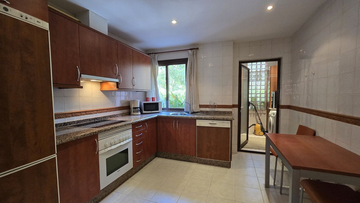 2 Bed Ground Floor Apartment in Puerto Banús