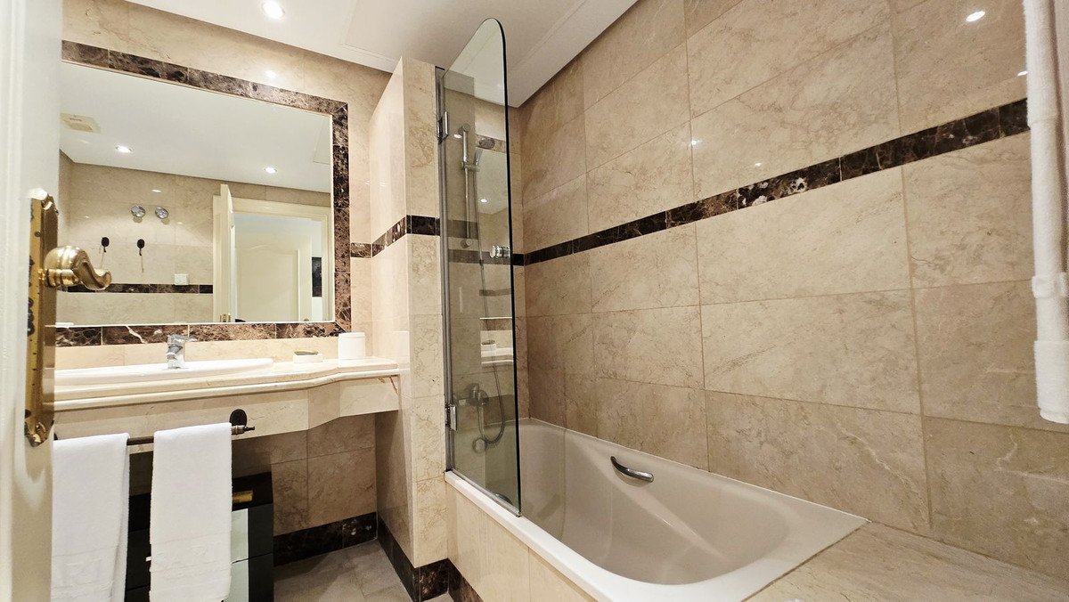 2 Bed Ground Floor Apartment in Puerto Banús