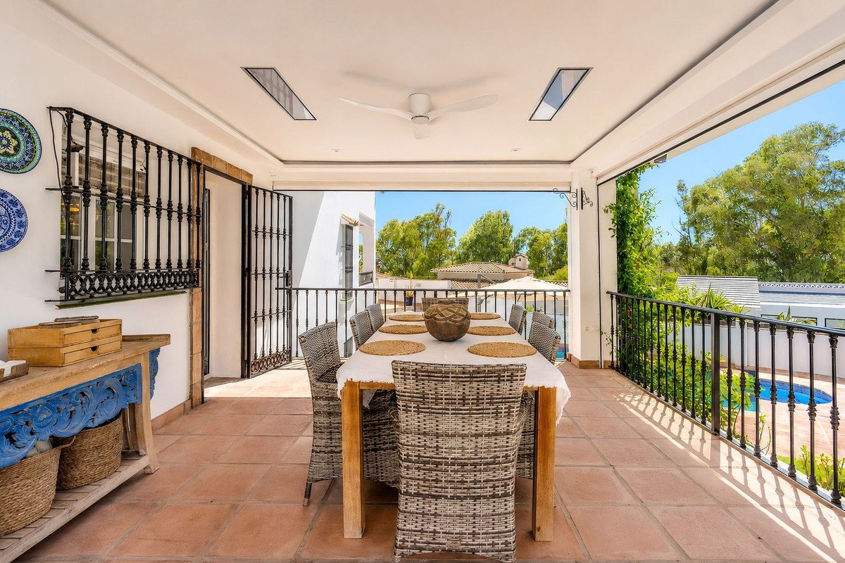 4 Bed Semi-Detached House in Nueva Andalucía