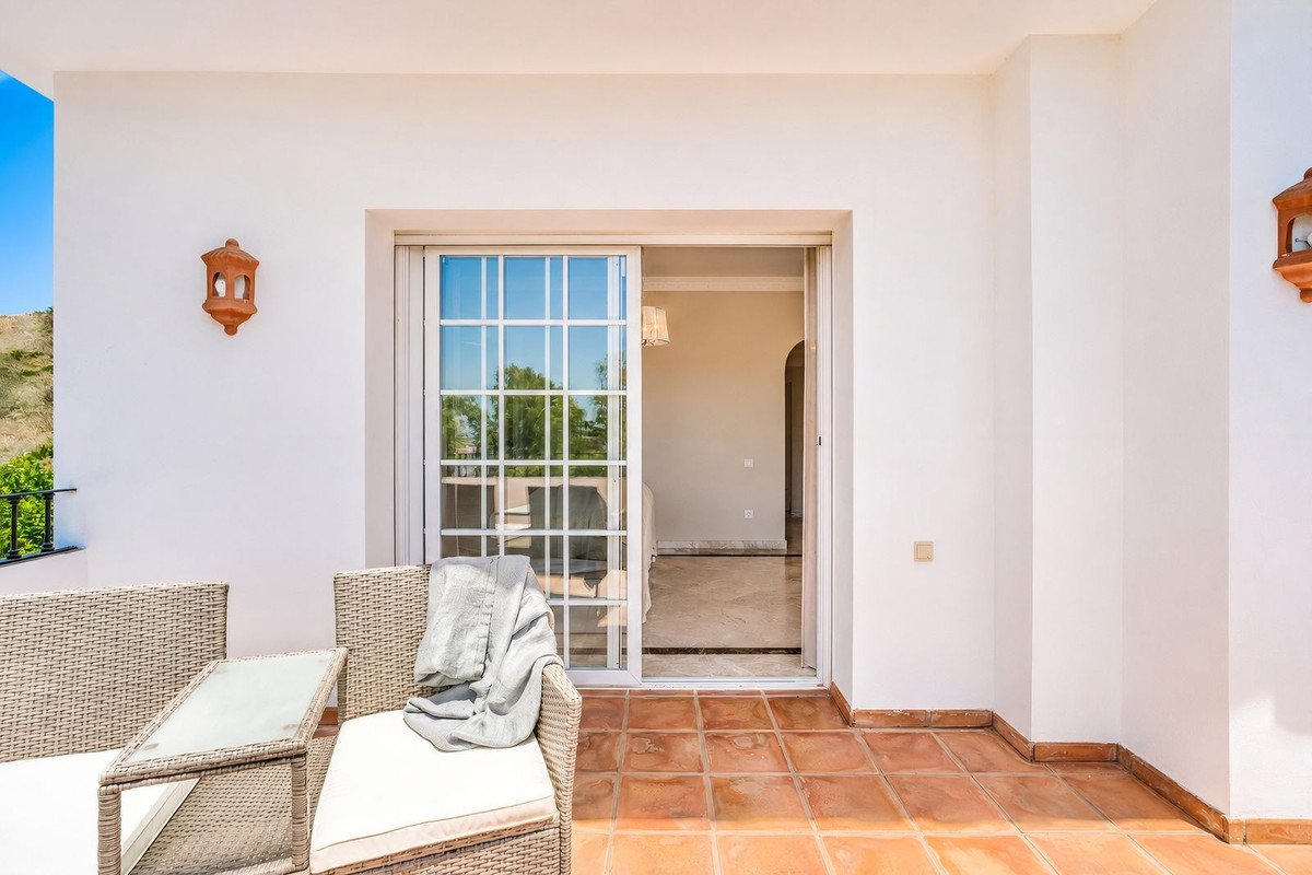 4 Bed Semi-Detached House in Nueva Andalucía